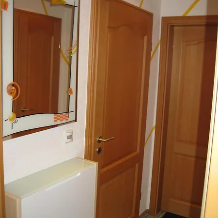 Zwischen Muenchen Und Garmisch Apartment